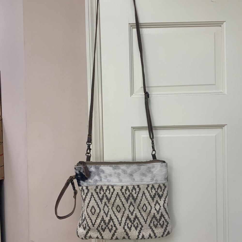 Myra Bag Crossbody